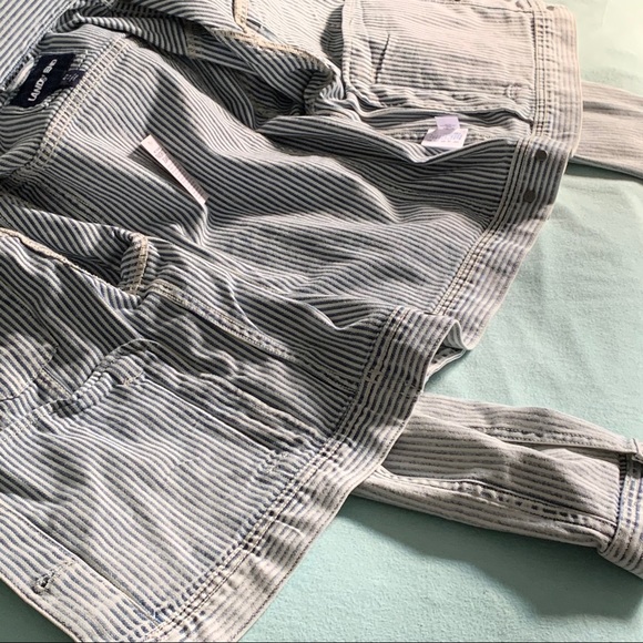 ❌SOLD❌⬇️Lands End striped crop denim jacket - Picture 6 of 7